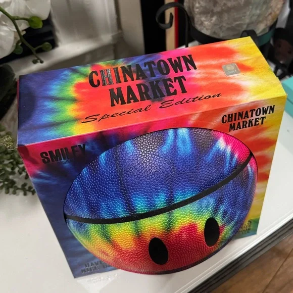 Chinatown Market GROOVY TYE DYE BASKETBALL BRAND NEW RARE 100% AUTHENTIC POP ART